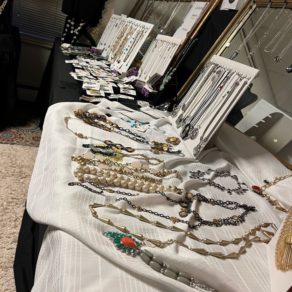 NWT Lia Sophia WHOLESALE box 10 NEW pieces total retail $500 or more - Picture 8 of 14